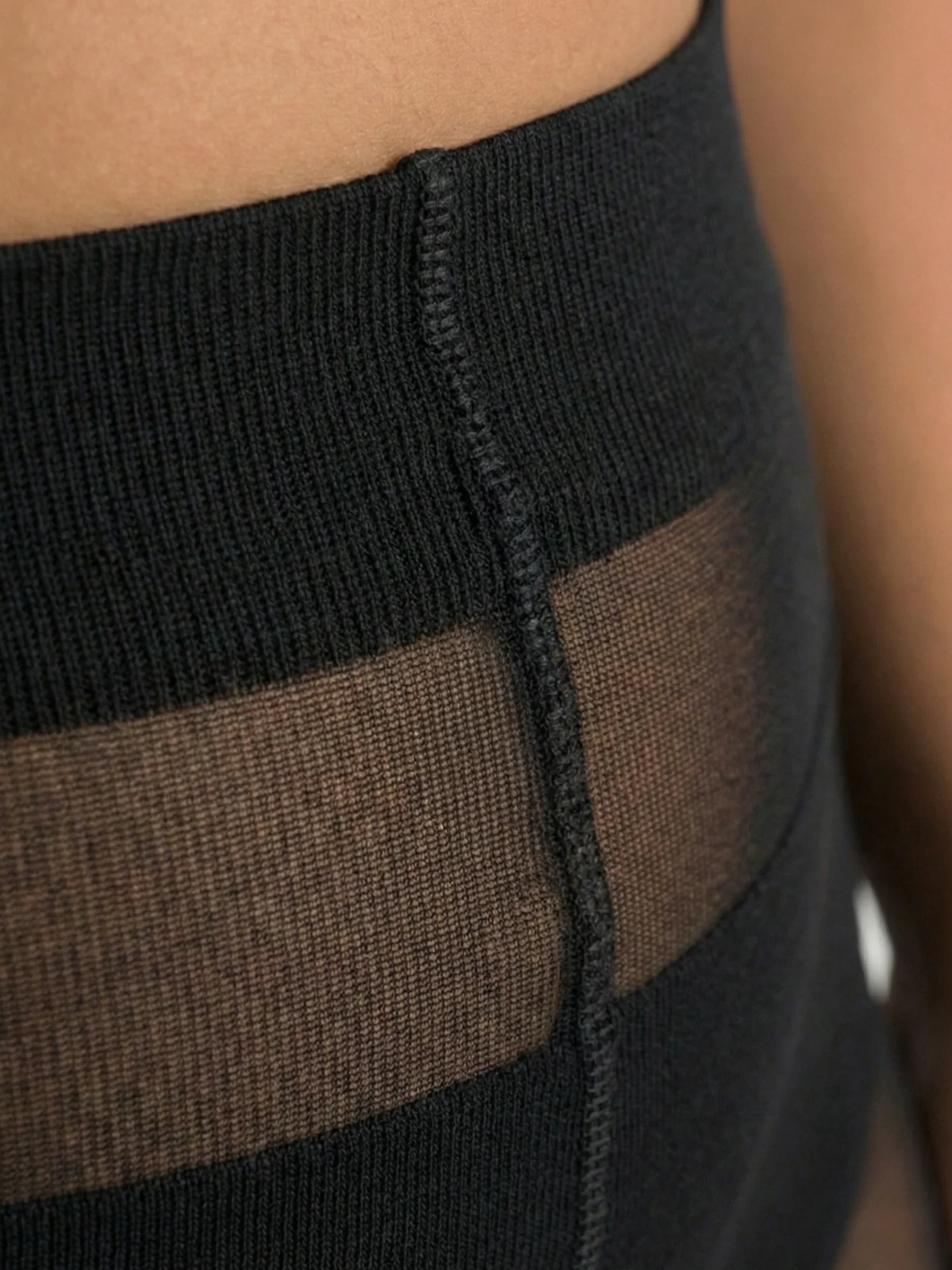 30 Denier Tear-proof Shaping Tights - Image 5